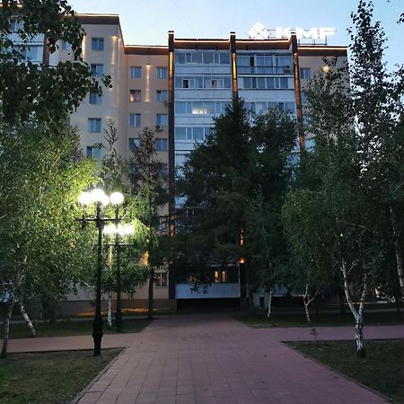 1 комнатная квартира в самом центре Костанай Экстерьер фото